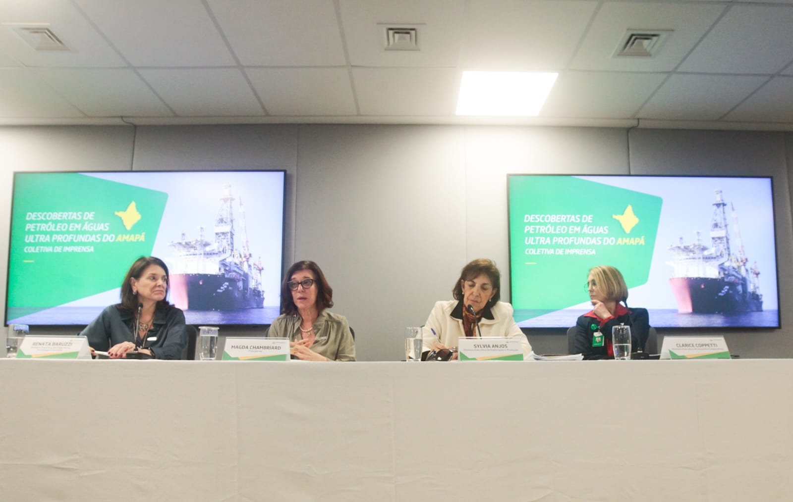 Presidente Magda e diretoras durante a coletiva de imprensa